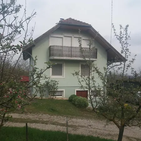 Egervari Beres Vendeghaz-tetoteri Apartament